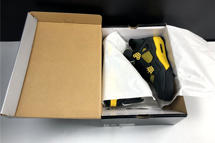 Air Jordan 4 Thunder AJ4