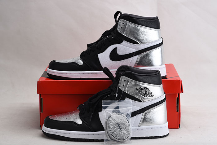 Air Jordan 1 High OG WMNS “Silver Toe”  CD0461-001