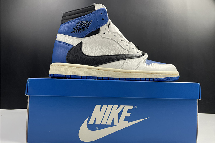 Air Jordan 1 Travis Scott  DH3227-105