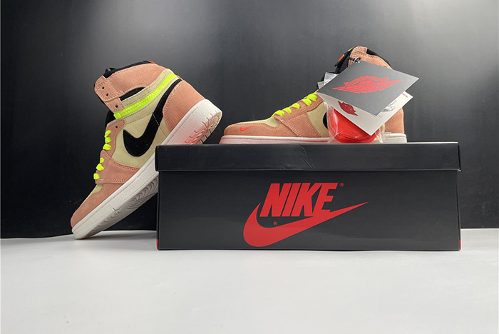 Nike AirJordan aj1High  CW6576-800