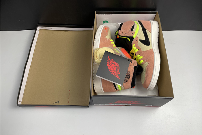 Nike AirJordan aj1High  CW6576-800