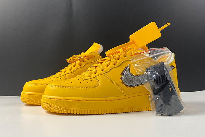 AIR FORCE 1 UNIVERSITY GOLD