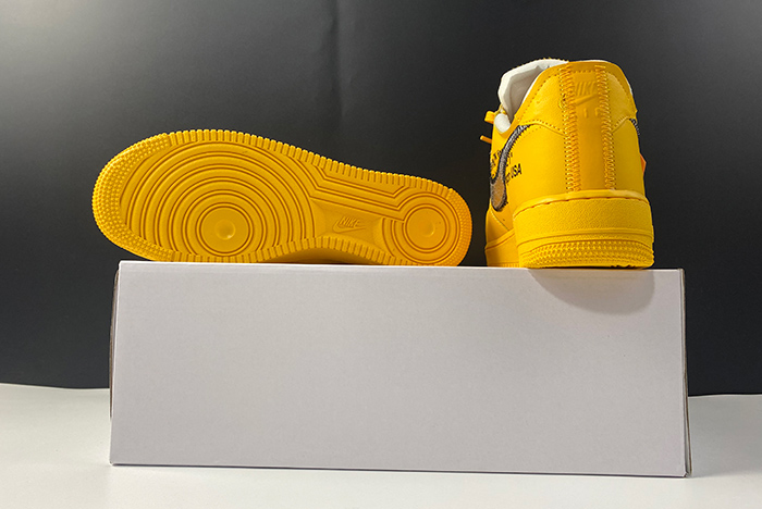 AIR FORCE 1 UNIVERSITY GOLD