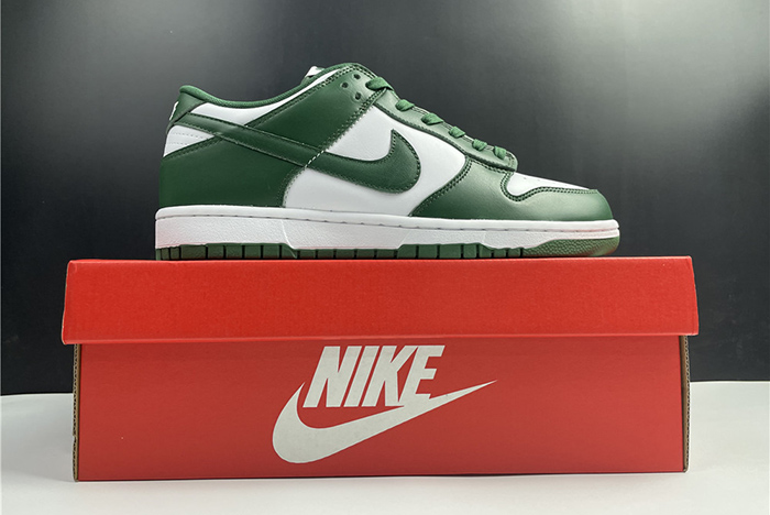 Nike Dunk Low “Team Green”