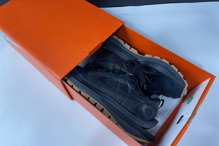 Sacai x Nike VaporWaffle DD1875-001