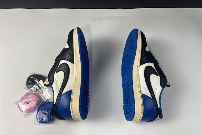 Travis Scott x Fragment x Air Jordan 1 Low OG