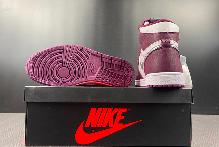 Air Jordan 1 High OG Volt Gold