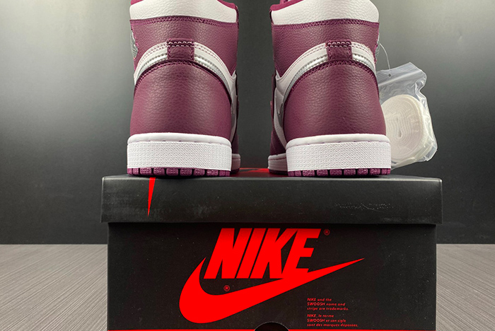 Air Jordan 1 High OG Volt Gold