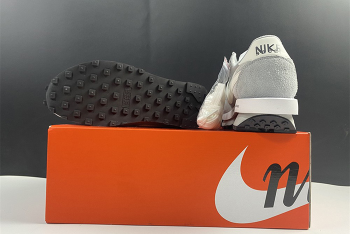 fragment x sacai x Nike LDWaffl  DH2684-001