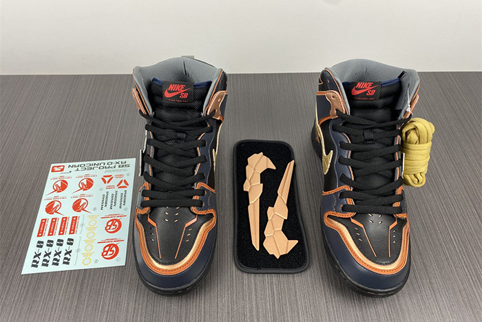 Gundam x Nike SB Dunk High