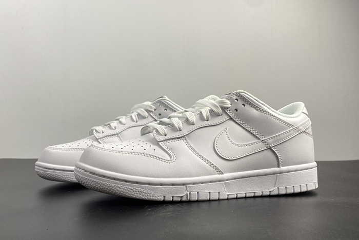Nike Dunk Low Triple White