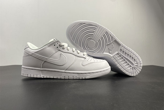 Nike Dunk Low Triple White