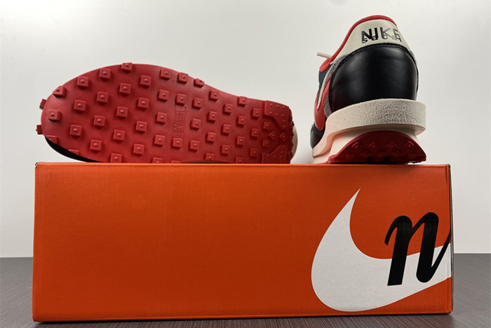 Undercover x Sacai x Nk LDWaffle 2.0