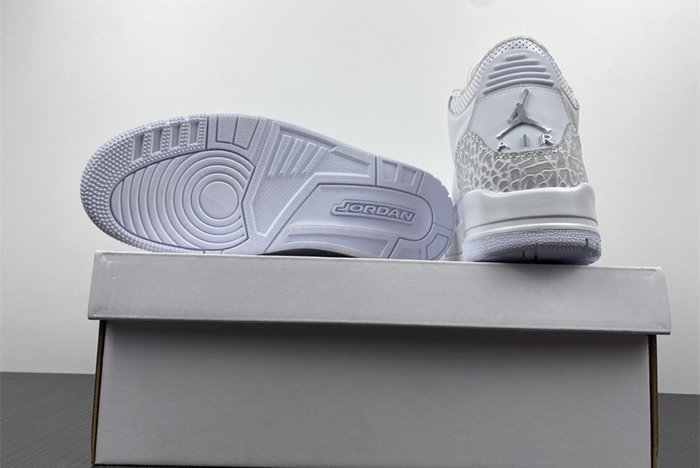 NIKE AIR JORDAN 3 429487-111