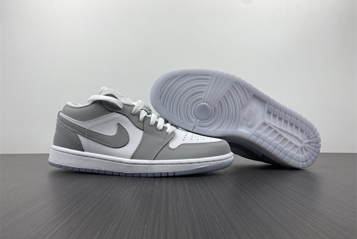 AIR JORDAN 1 LOW  DC0774-105