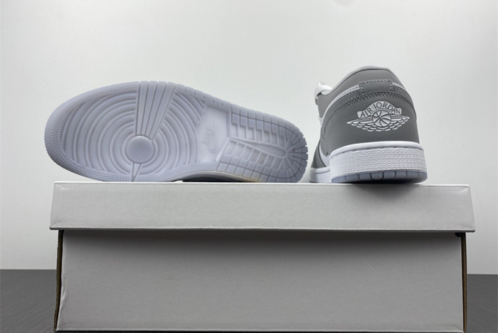 AIR JORDAN 1 LOW  DC0774-105