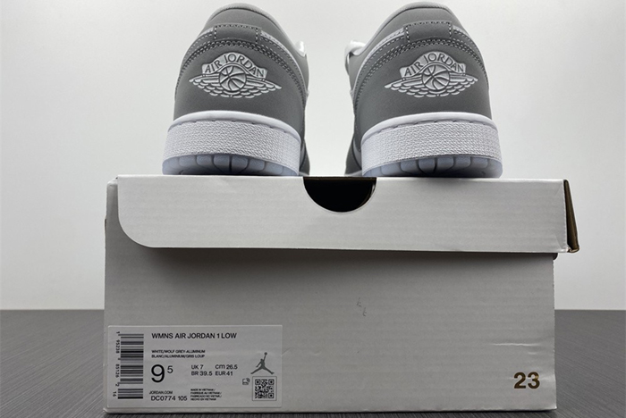 AIR JORDAN 1 LOW  DC0774-105