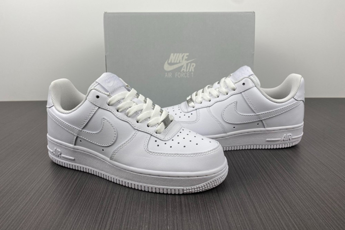 NIKE AIR FORCE 1