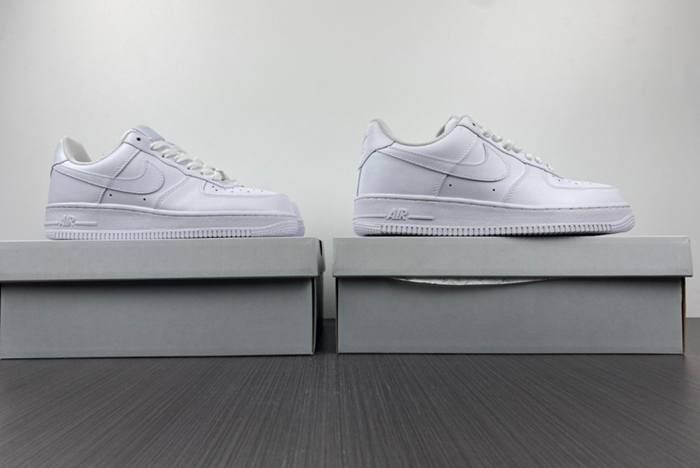 NIKE AIR FORCE 1