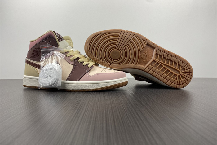 Nike Air Jordan 1 Mid AJ1