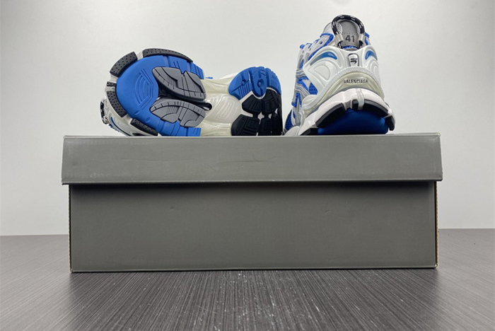 7.0 Ba*len*cia*ga -runner