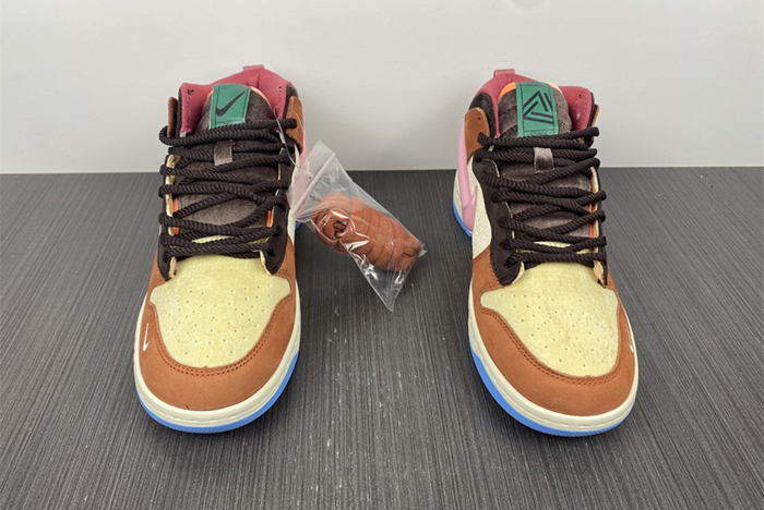 Social Status x Nk SB Dunk Mid