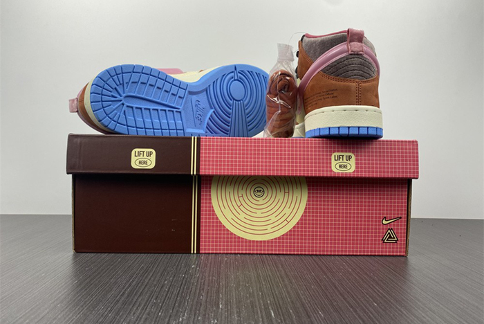 Social Status x Nk SB Dunk Mid