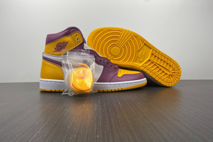 Air Jordan 1 High OG “Brotherhood”