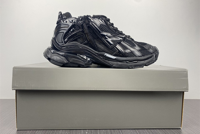 7.0 Ba*len*cia*ga -runner  1000