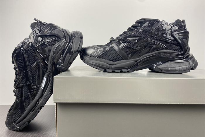 7.0 Ba*len*cia*ga -runner  1000