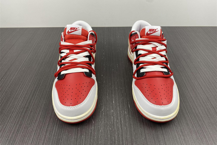 Nike SB Dunk Low UNIVERSITY RED