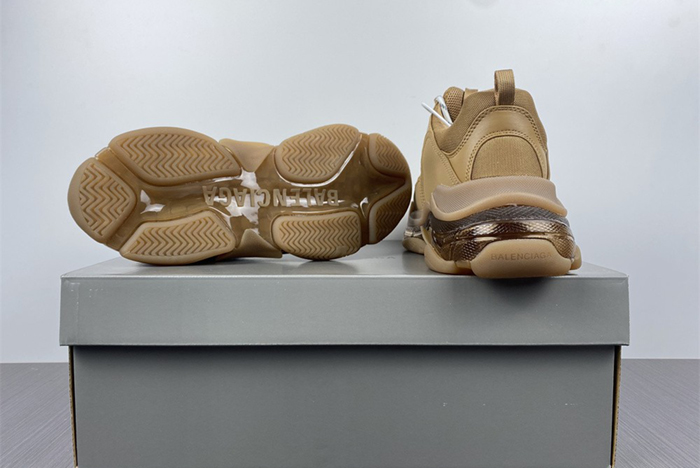 Ba*len*cia*ga triple s black sneaker  2706