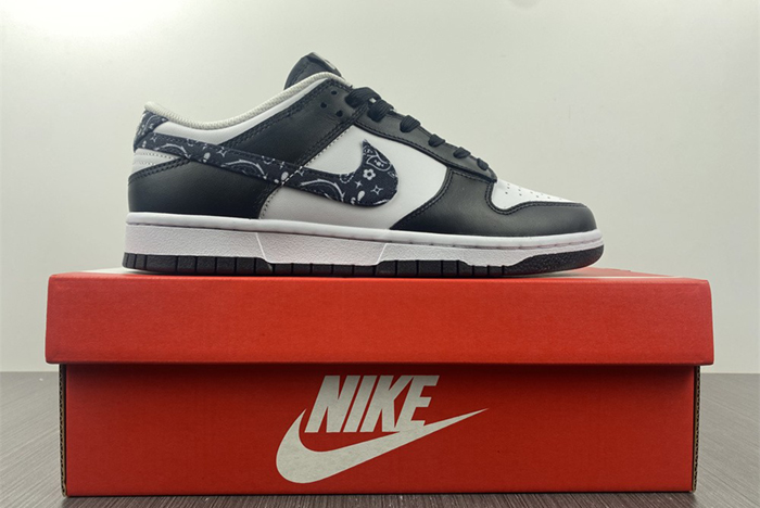Nike Dunk Low WMNS “Black Paisley”
