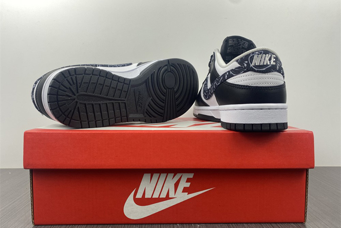 Nike Dunk Low WMNS “Black Paisley”