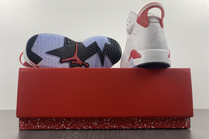 Air Jordan 6 “Red Oreo”