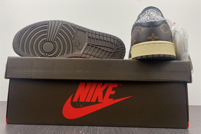 AIR JORDAN CM7866-126