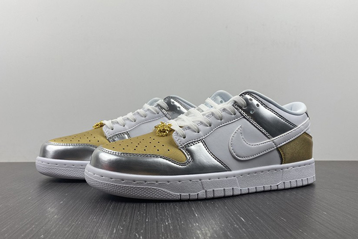 Nike Dunk Low WMNS “Metallic” DH4403-700