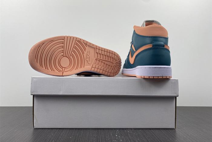 Air Jordan 1 Mid BQ6472-308