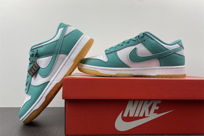 Nike Dunk Low “Turquoise and Orange”