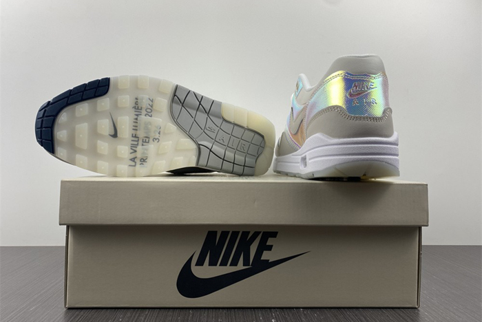 Air Max 1 AMD La Ville Lumière