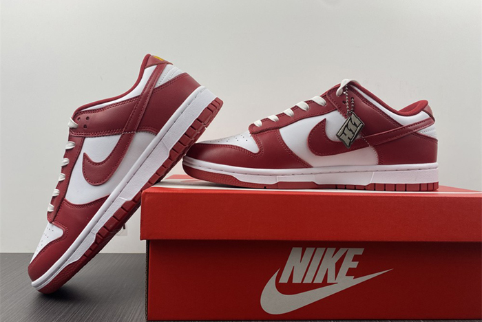 Dunk Low "Gym Red"