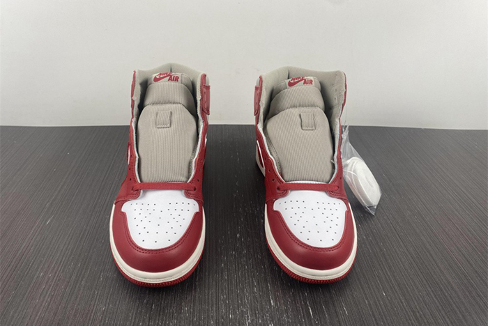 Air Jordan 1 High OG WMNS “Newstalgia” DJ4891-061