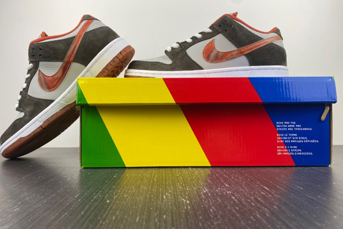 Crushed Skate X Nike SB Dunk Low dh7782-001