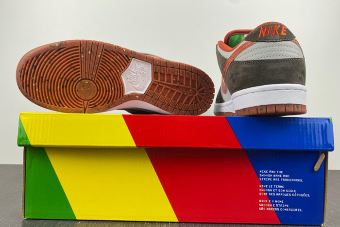 Crushed Skate X Nike SB Dunk Low dh7782-001