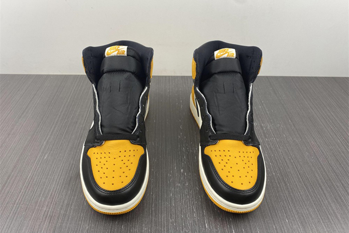 Air Jordan 1 High OG “Yellow Toe” 555088-711