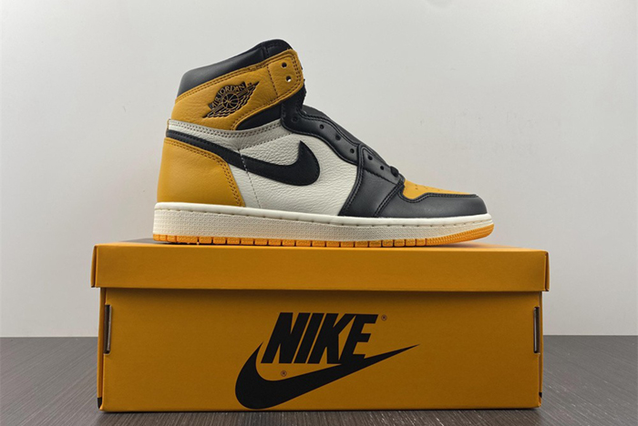 Air Jordan 1 High OG “Yellow Toe” 555088-711