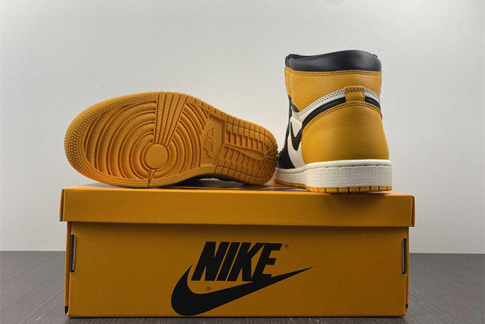 Air Jordan 1 High OG “Yellow Toe” 555088-711