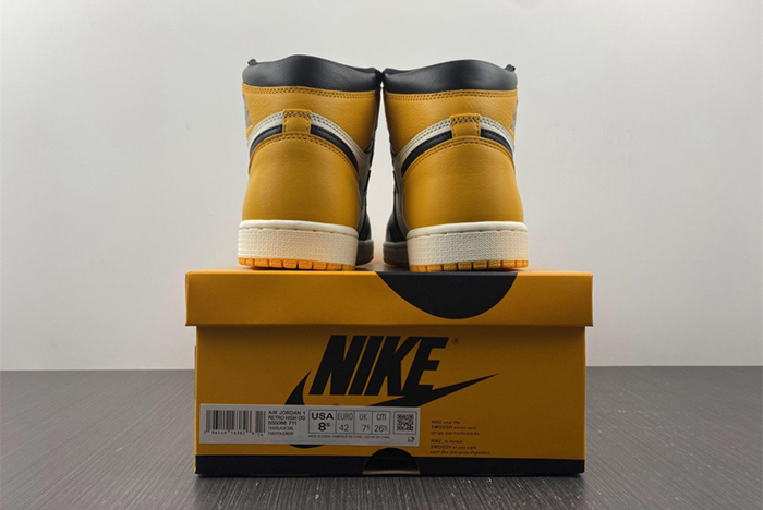 Air Jordan 1 High OG “Yellow Toe” 555088-711