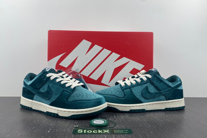 Nike Dunk Low "Green Velvet" DZ5224-300