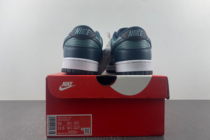 Nike Dunk Low Retro Armory Navy DR9705-300